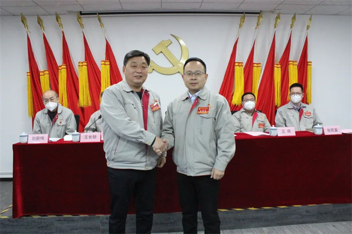 2025新澳门免费原料宝典